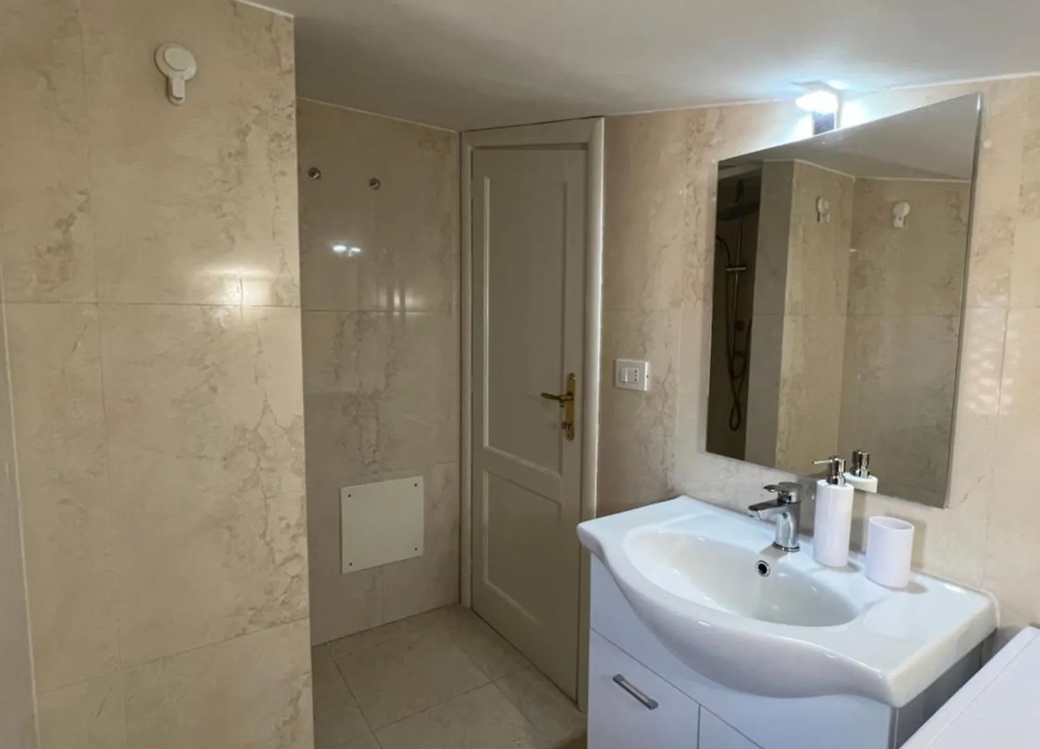 Vivi Roma E Scopri I Castelli Romani Ciampino Airport Apartment  Rome